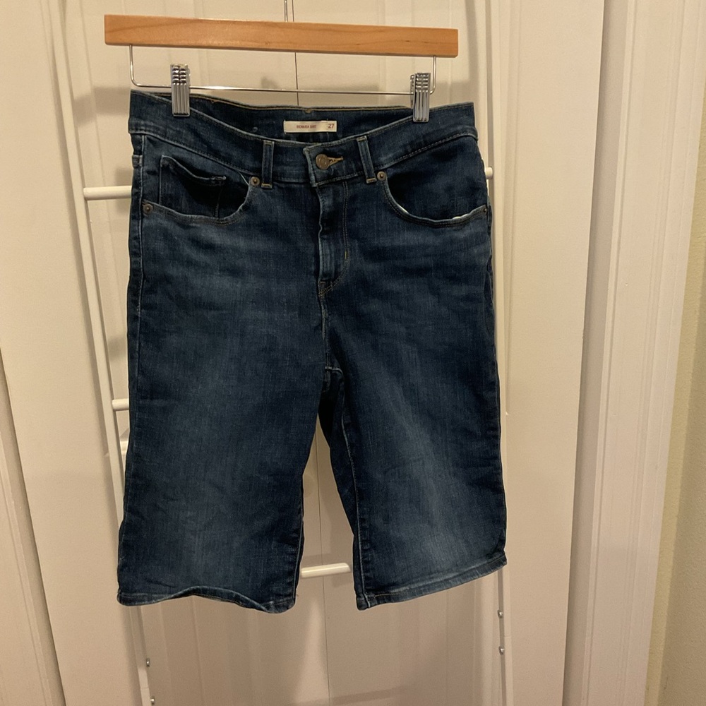Levi’s Bermuda Shorts Size 27